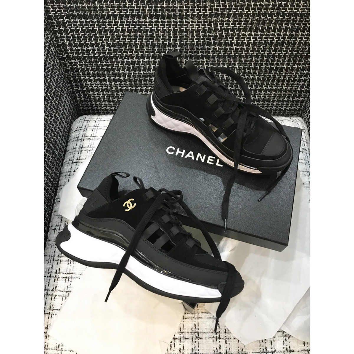 Chanel Velve Calfskin Sneakers G35617