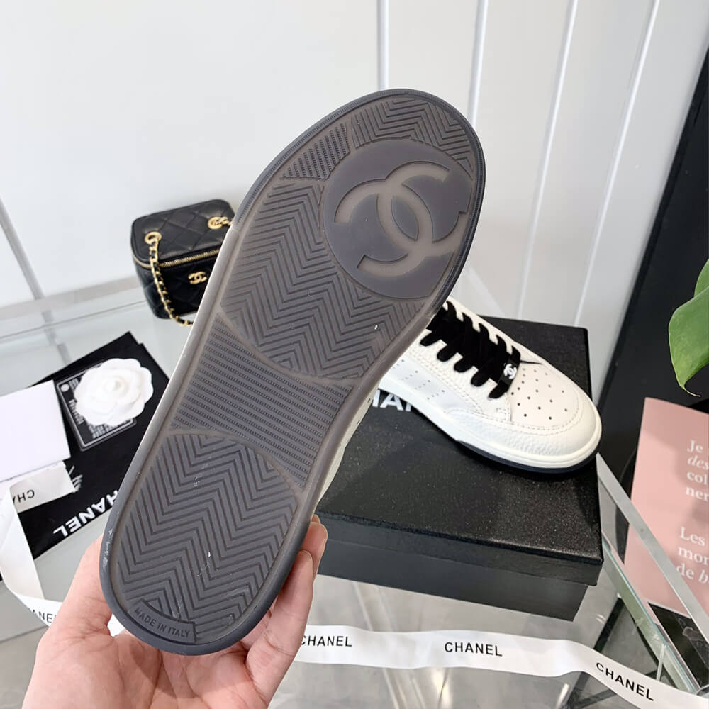 Chanel Logo Low Top Sneakers White Black G38808