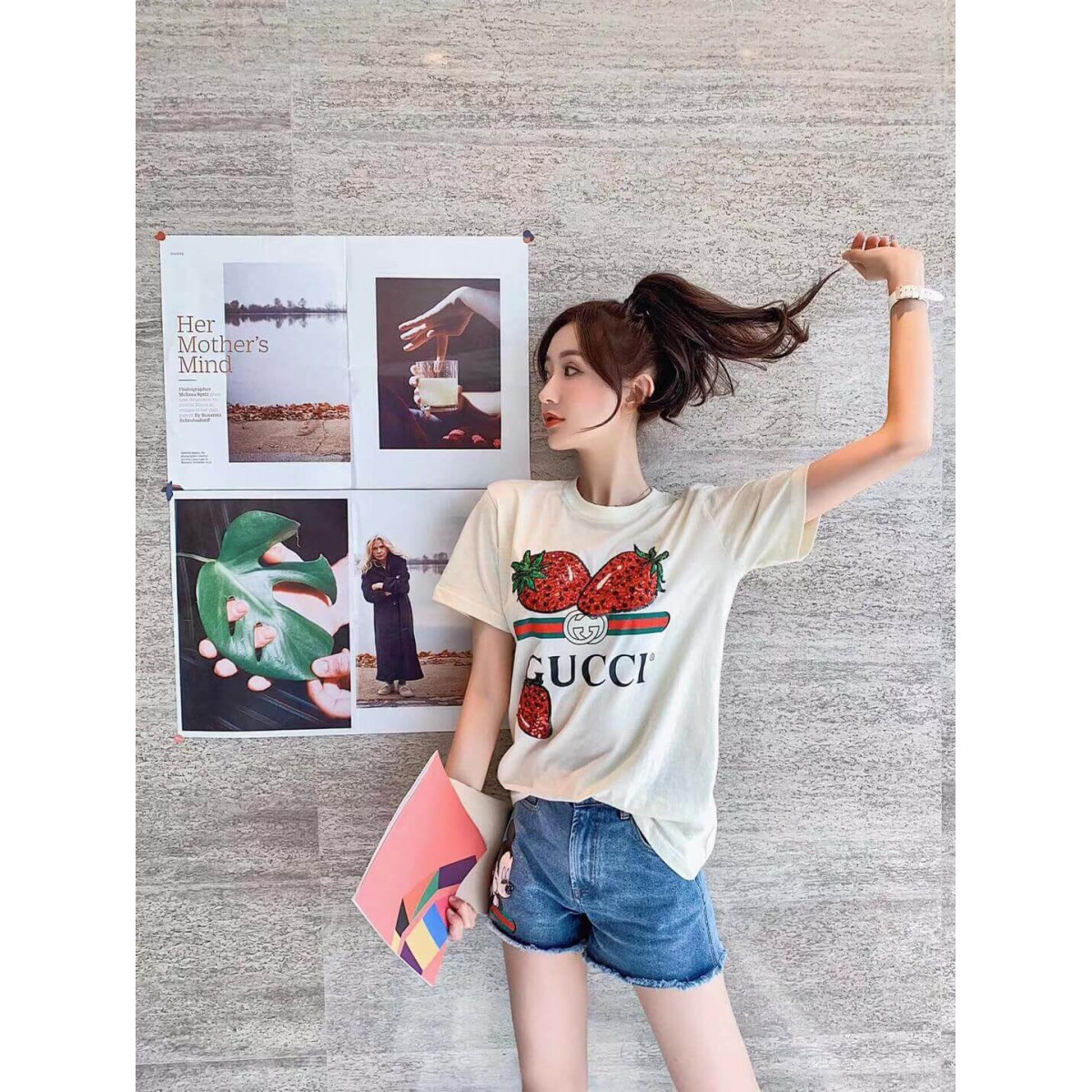 Gucci T-shirt with Strawberry Print 565806