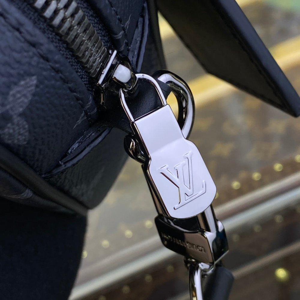 Louis Vuitton Nano Porte Documents Voyage M82770