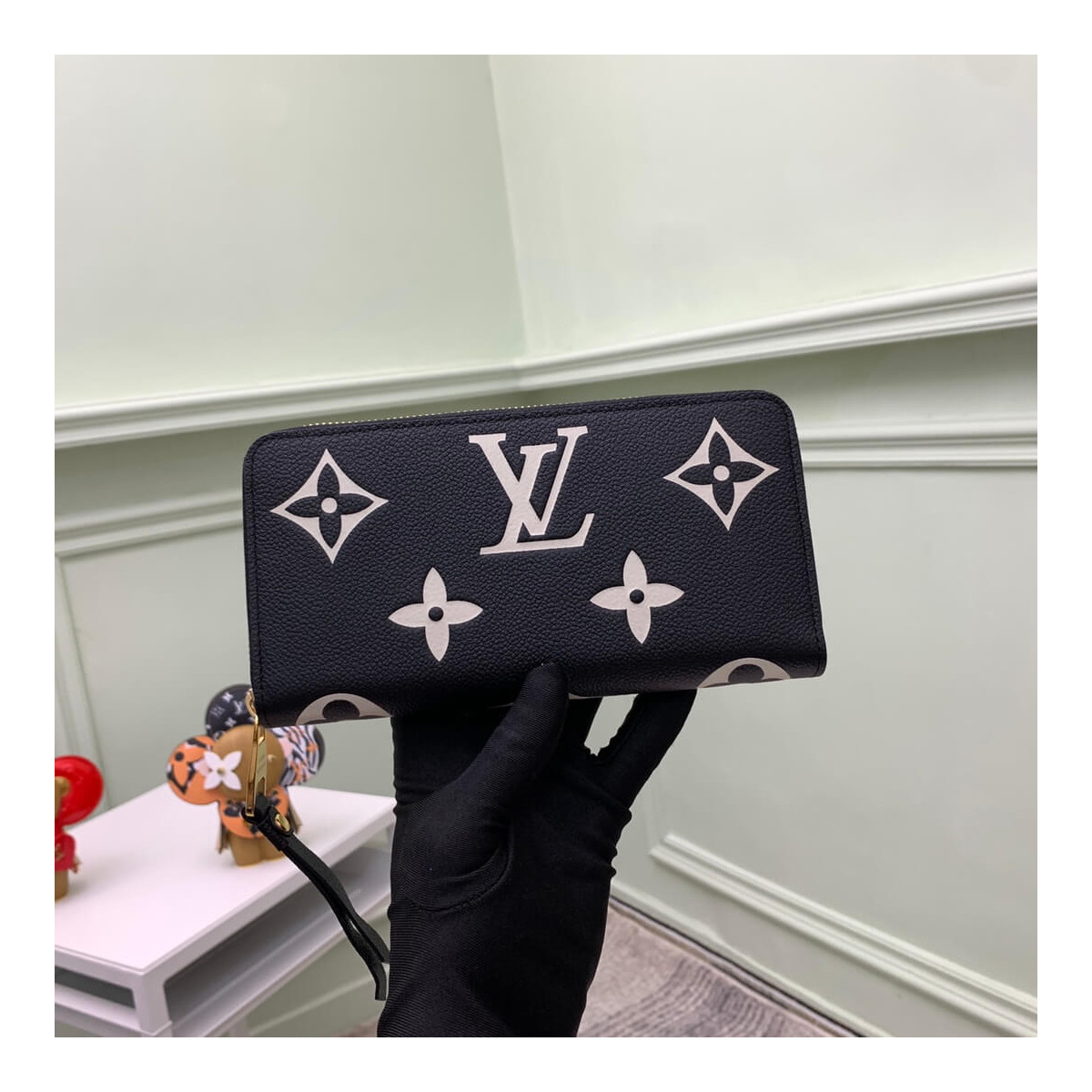 Louis Vuitton Zippy Wallet M69794