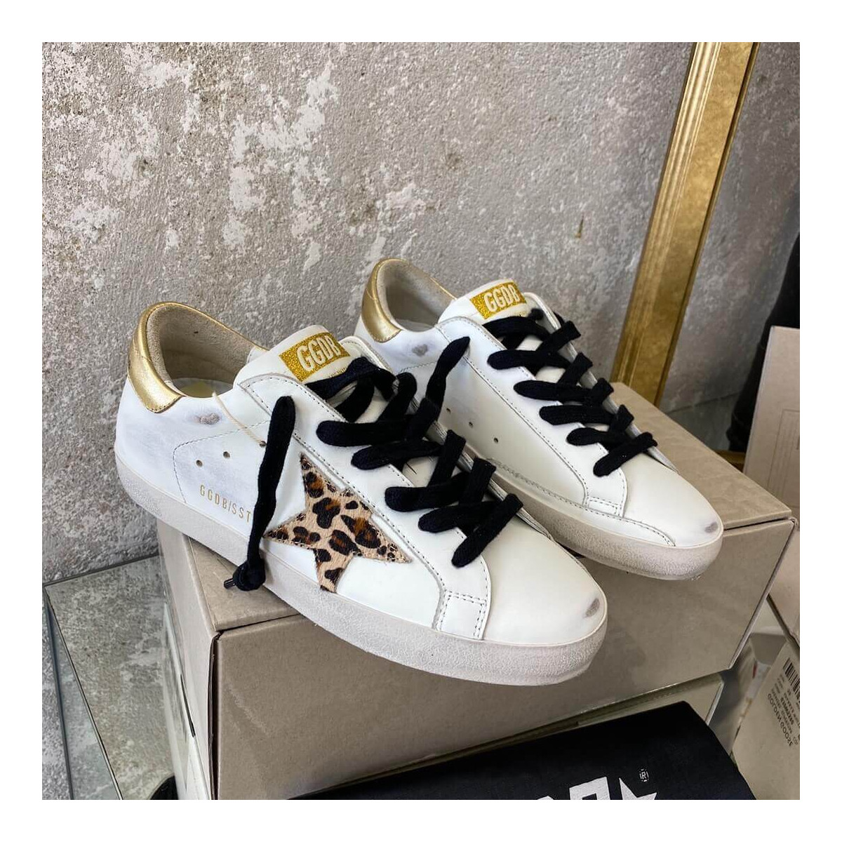 Golden Goose Superstar Sneaker WZ265