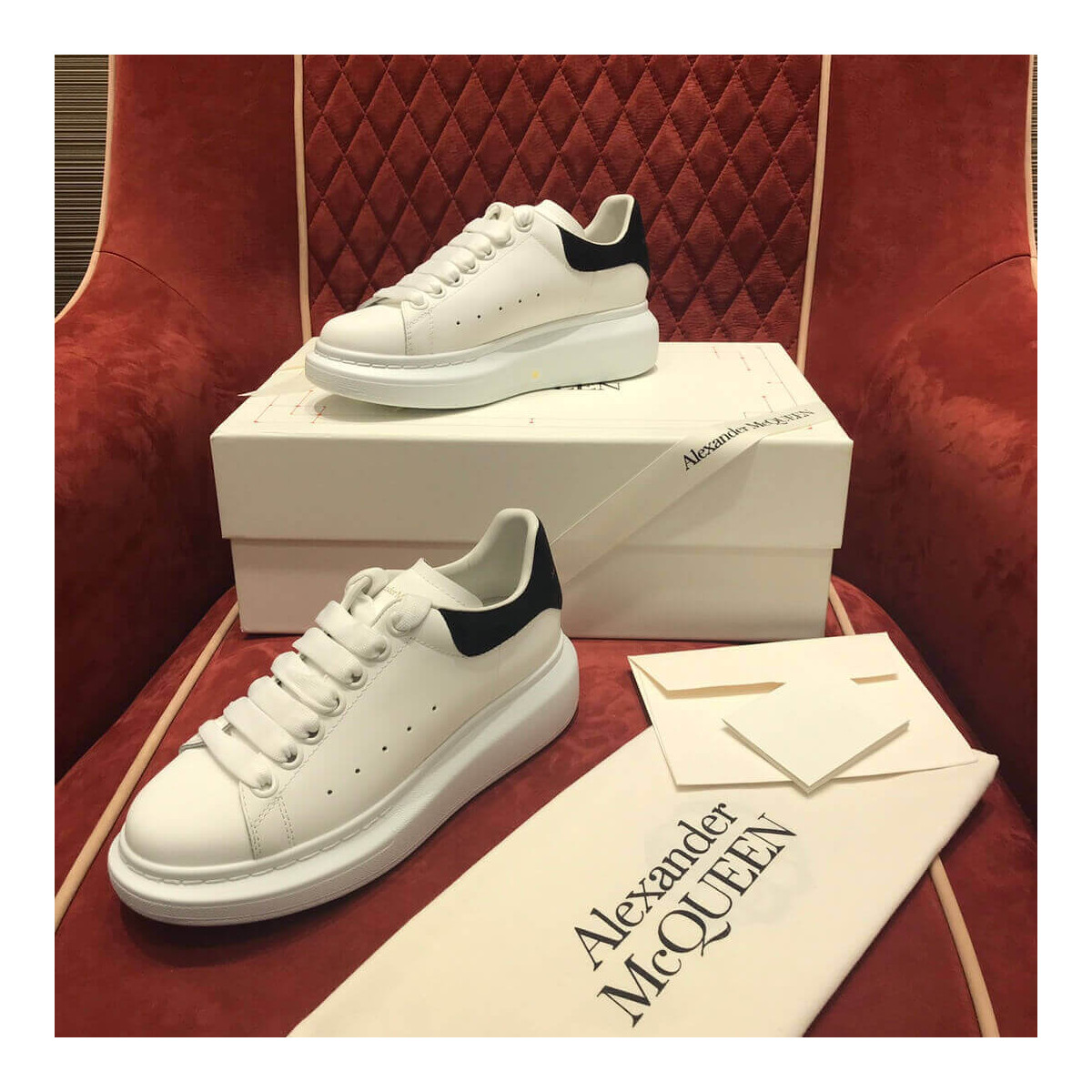 Alexander McQueen Oversized Sneaker 5537 White/Black