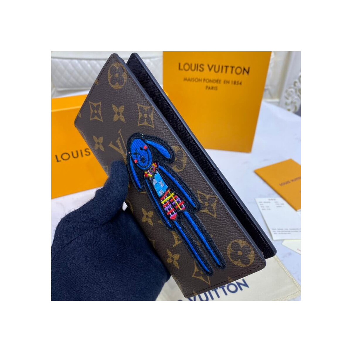 Louis Vuitton Brazza Wallet M80158