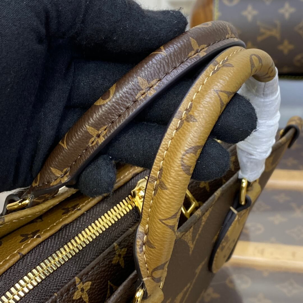 Louis Vuitton OnTheGo East West M46653