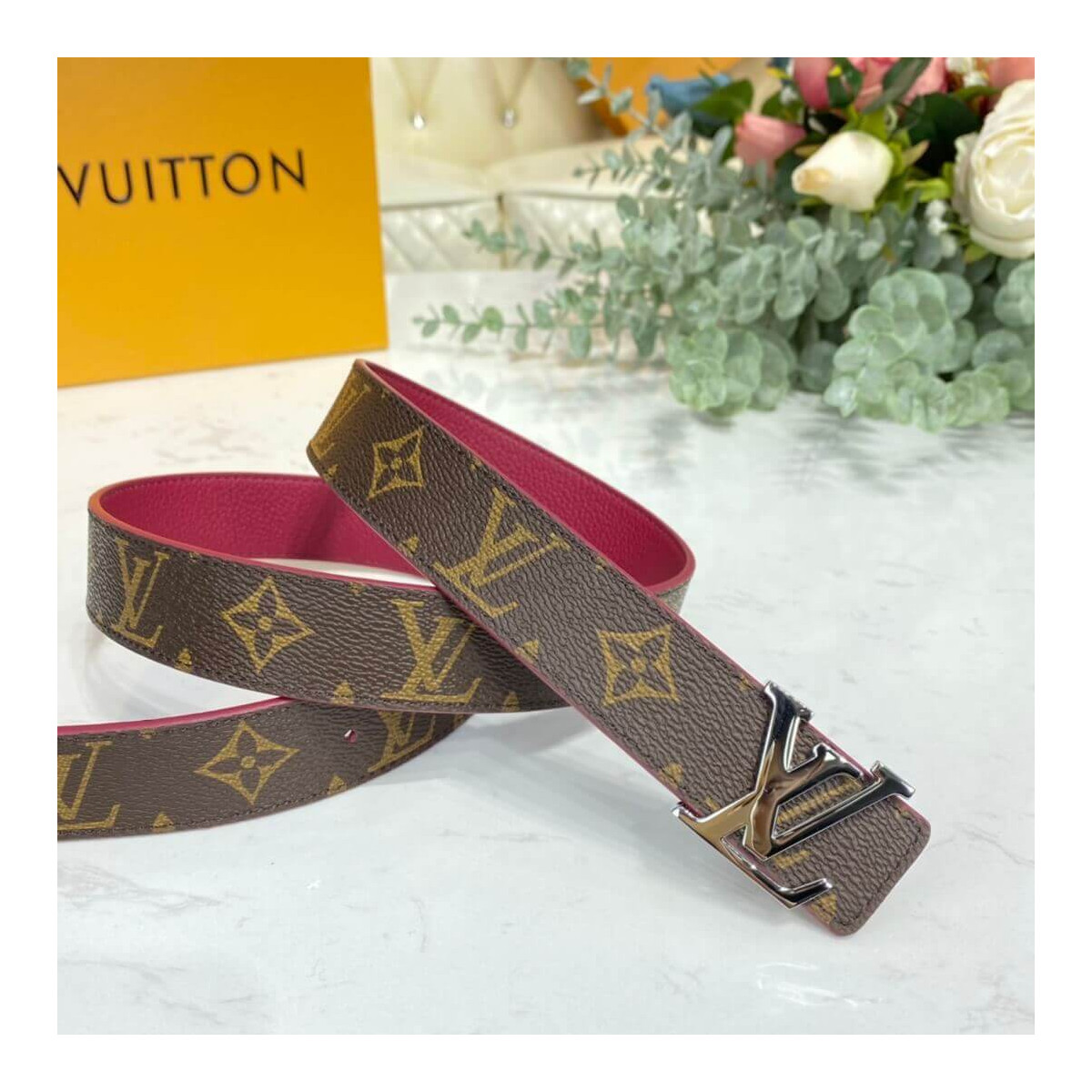 Louis Vuitton LV Initiales 30mm Reversible Belt M0317W