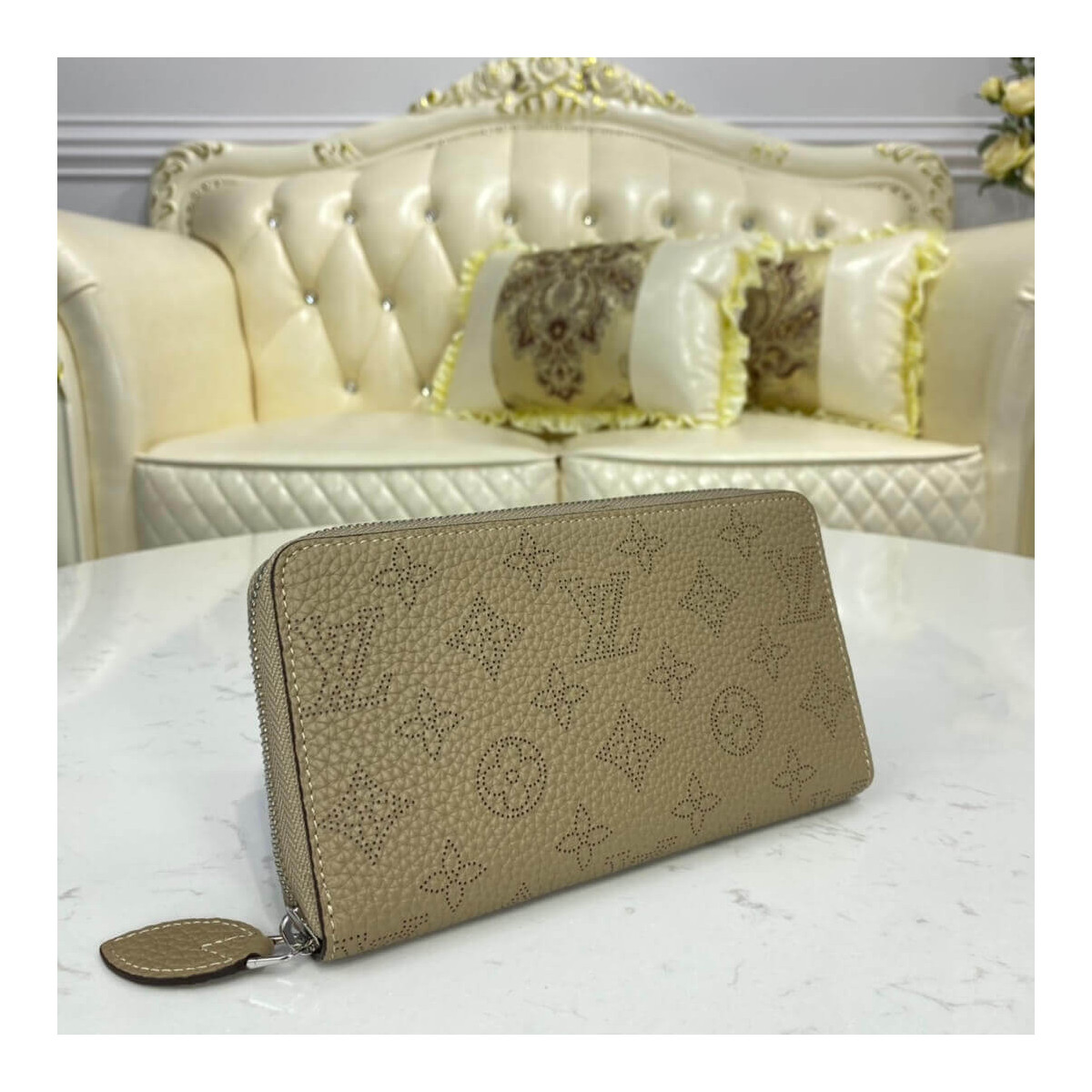 Louis Vuitton Mahina Leather Zippy Wallet M69032 M69215