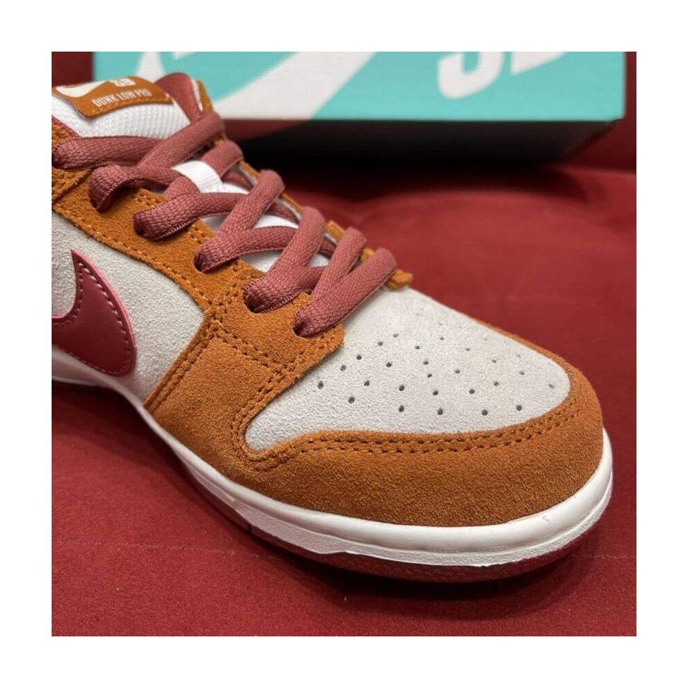 Nike SB Dunk Low Pro Sneakers BQ6817202 Orange