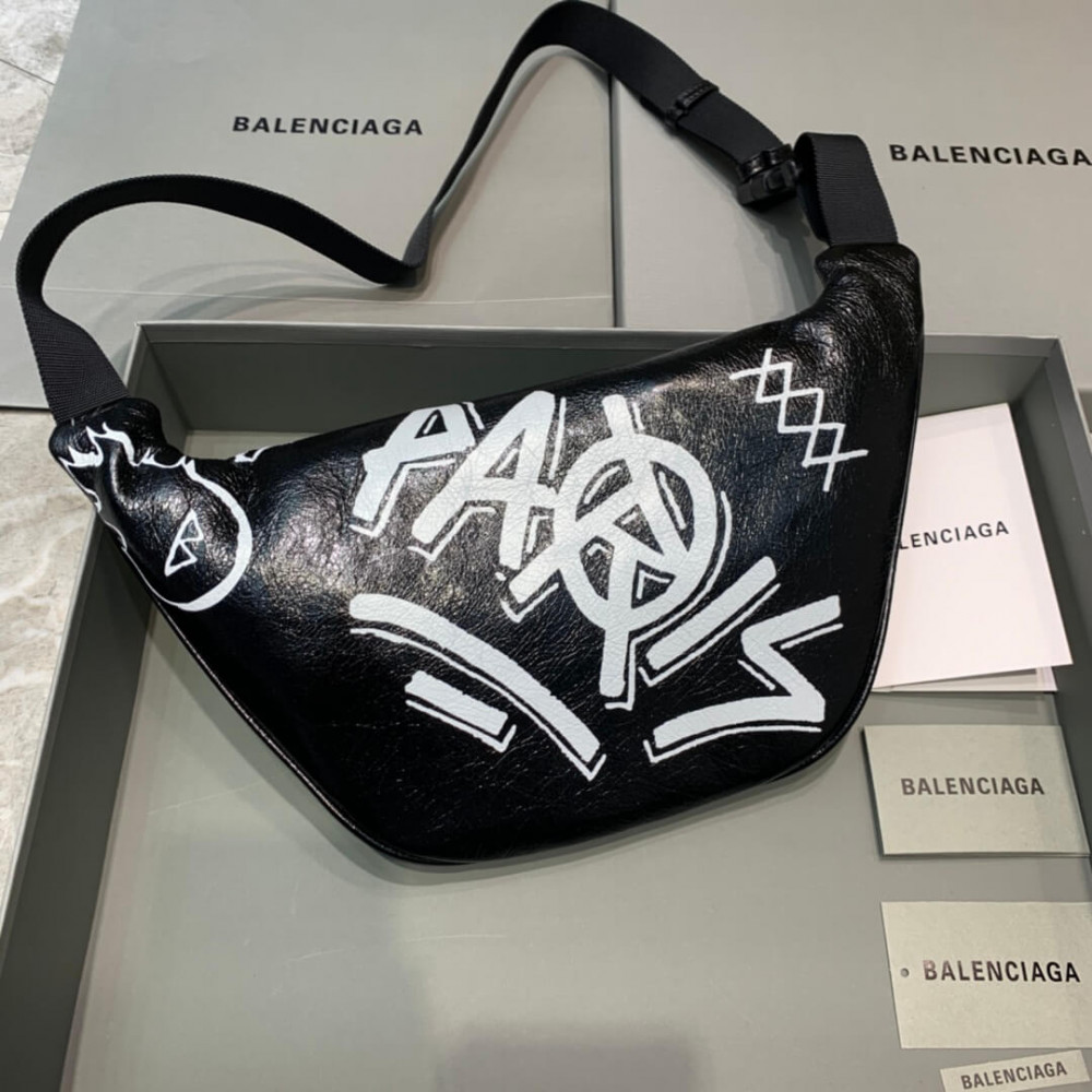 Balenciaga Graffiti Explorer Waist Bag 180402 Black/White