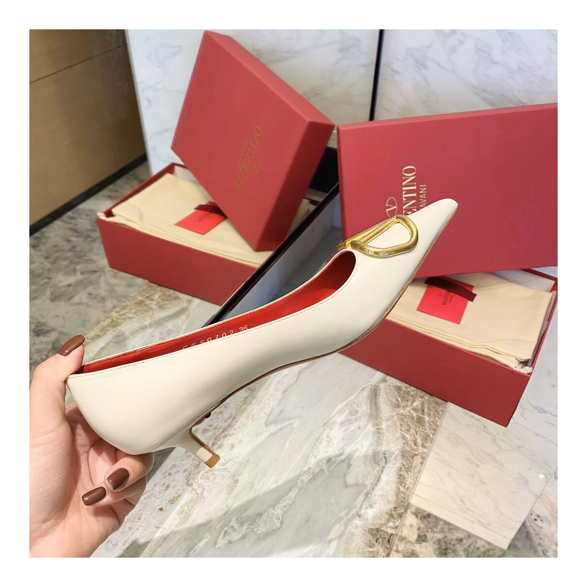 Valentino Garavani Vlogo Calfskin Pump 50mm TW2S0R77