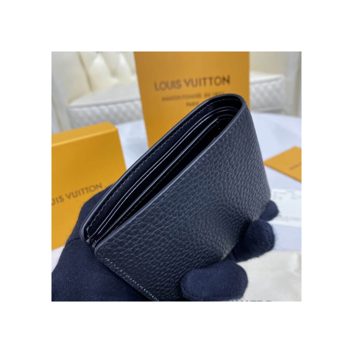 Louis Vuitton Grained Calf Leather Multiple Wallet M69829