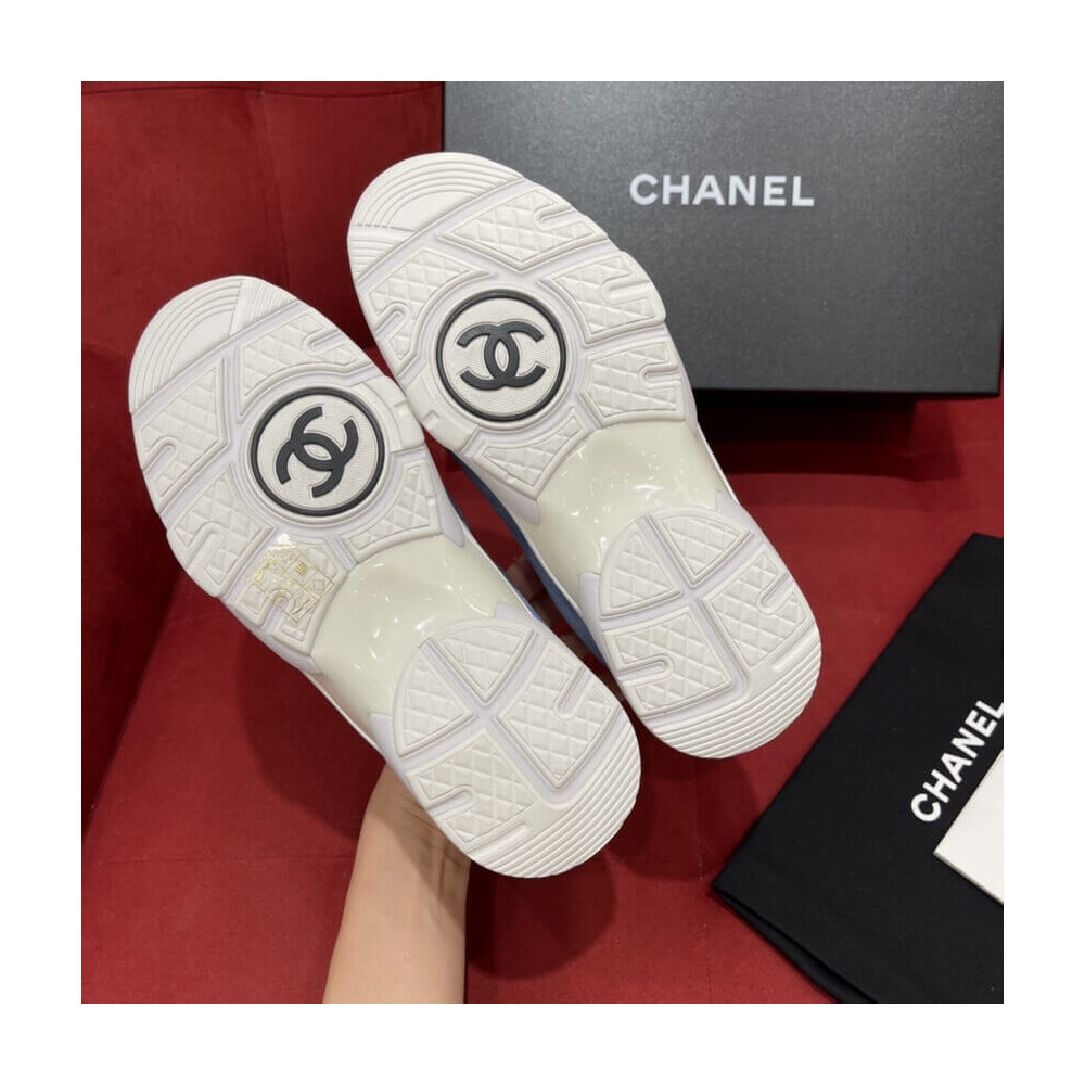 Chanel Wmns Suede Calfskin Sneaker G37136