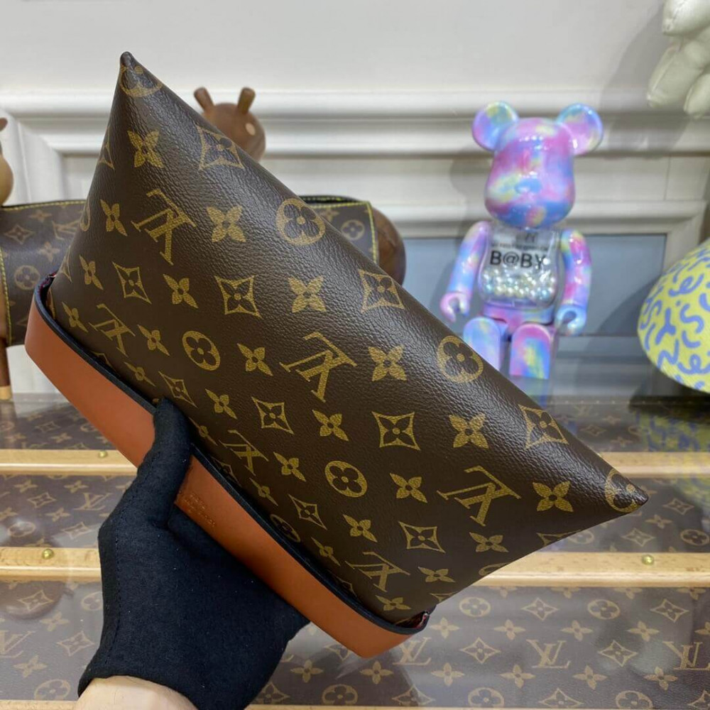 Louis Vuitton Monogram Canvas Pochette Tuileries M64034