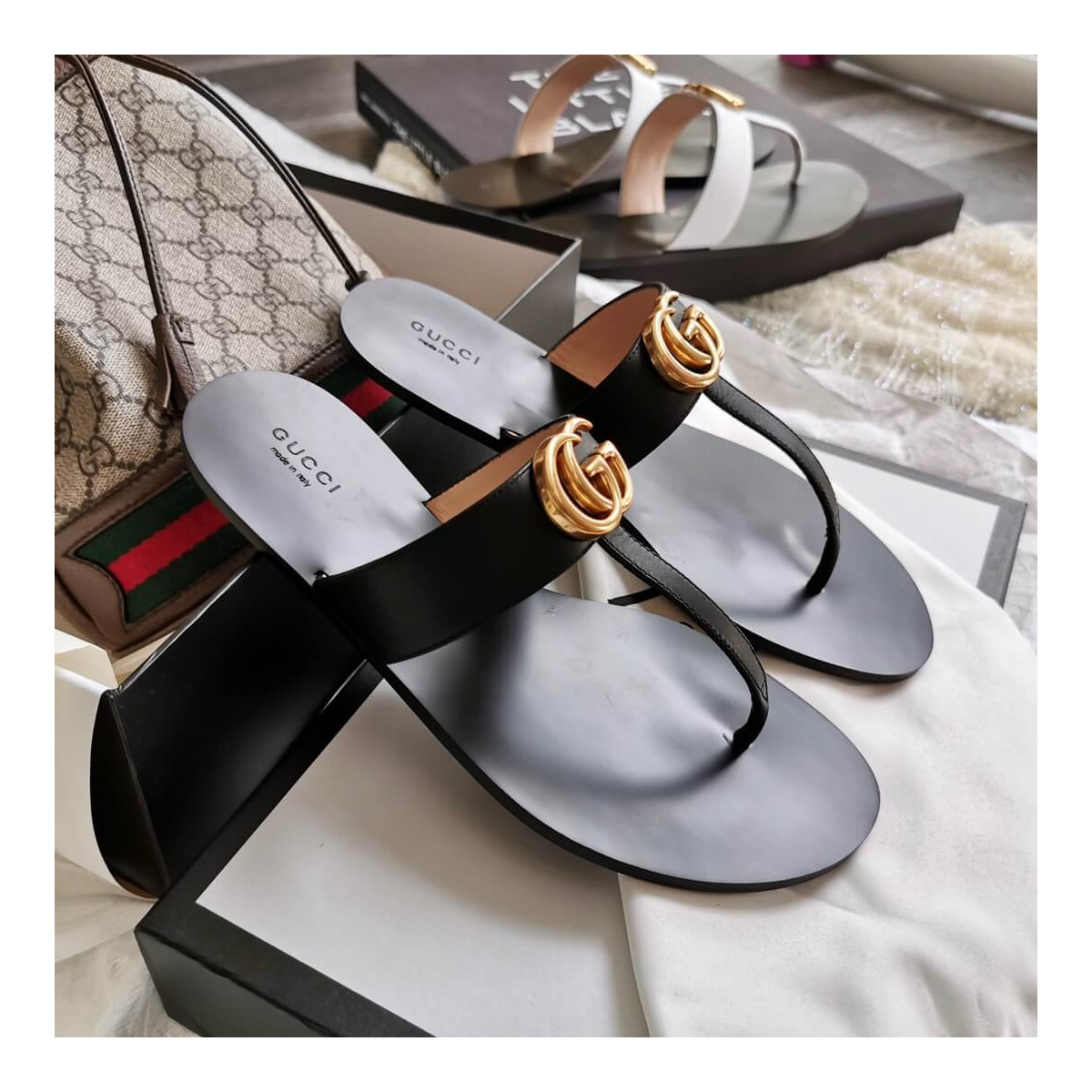 Gucci Leather Thong Sandal With Double G 497444