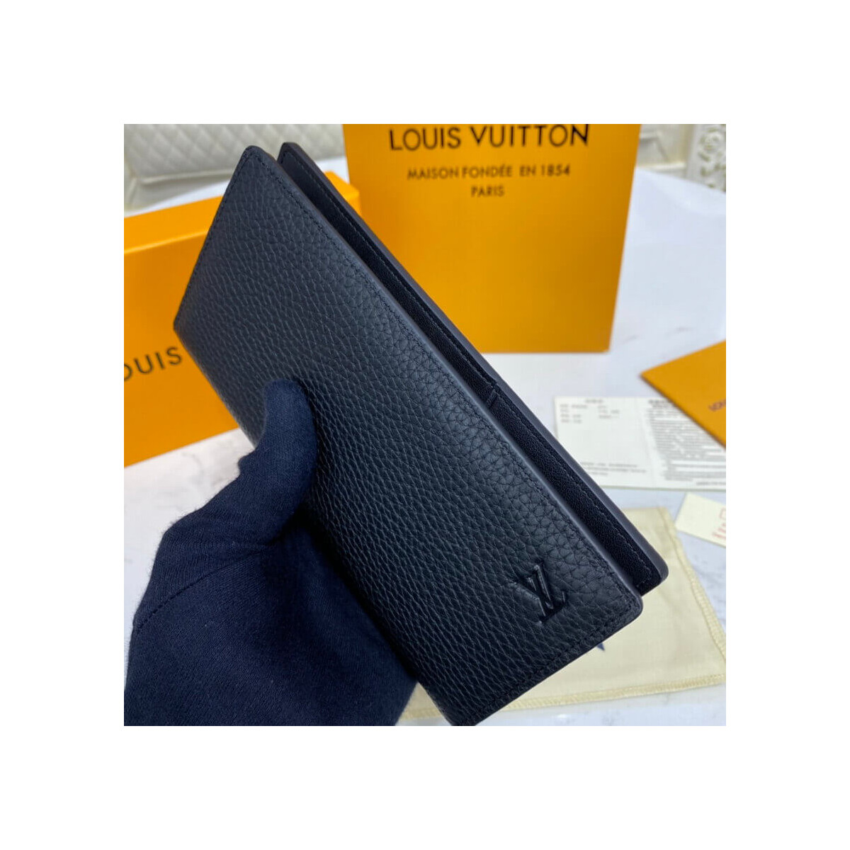 Louis Vuitton Brazza Wallet M58818 M58192