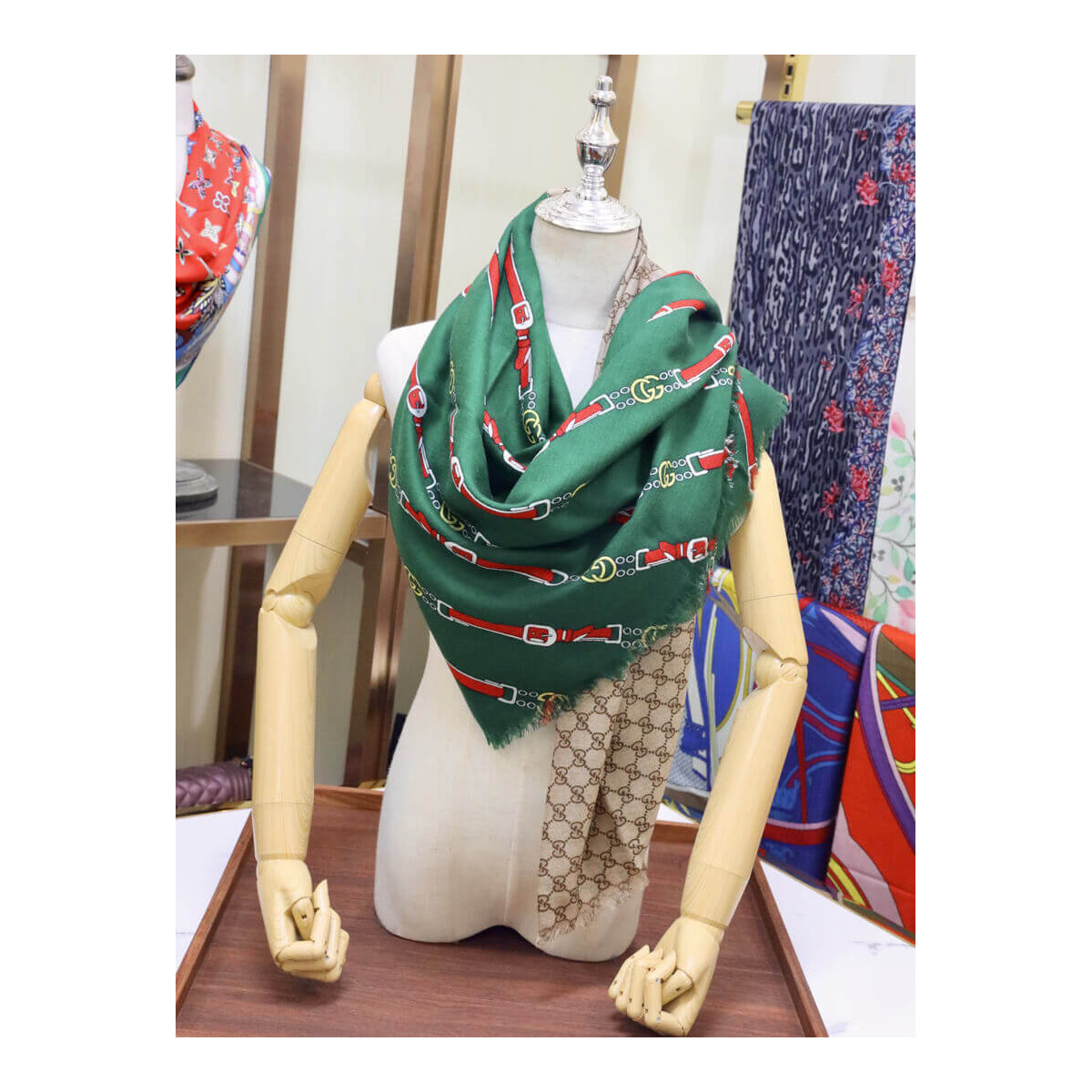 Gucci GG Jacquard Shawl 637220