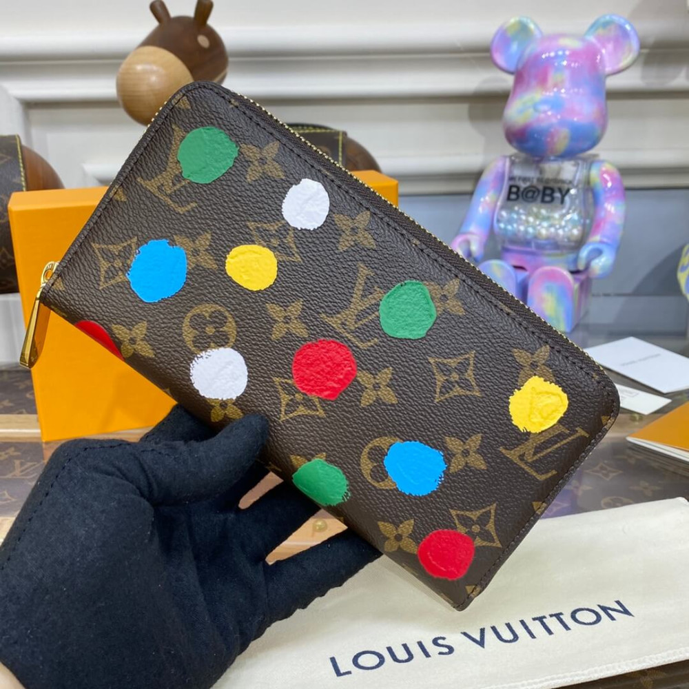 Louis Vuitton x Yayoi Kusama Zippy Wallet M81864