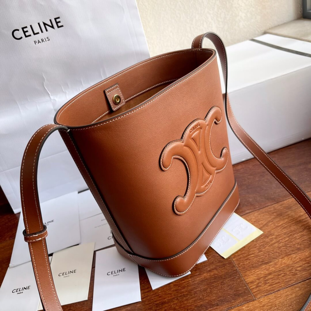 Celine Small Bucket Cuir Triomphe In Smooth Calfskin 113783