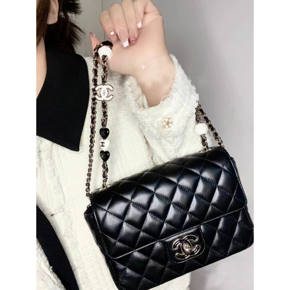 Chanel Mini Flap Bag in Black Lambskin AS3782