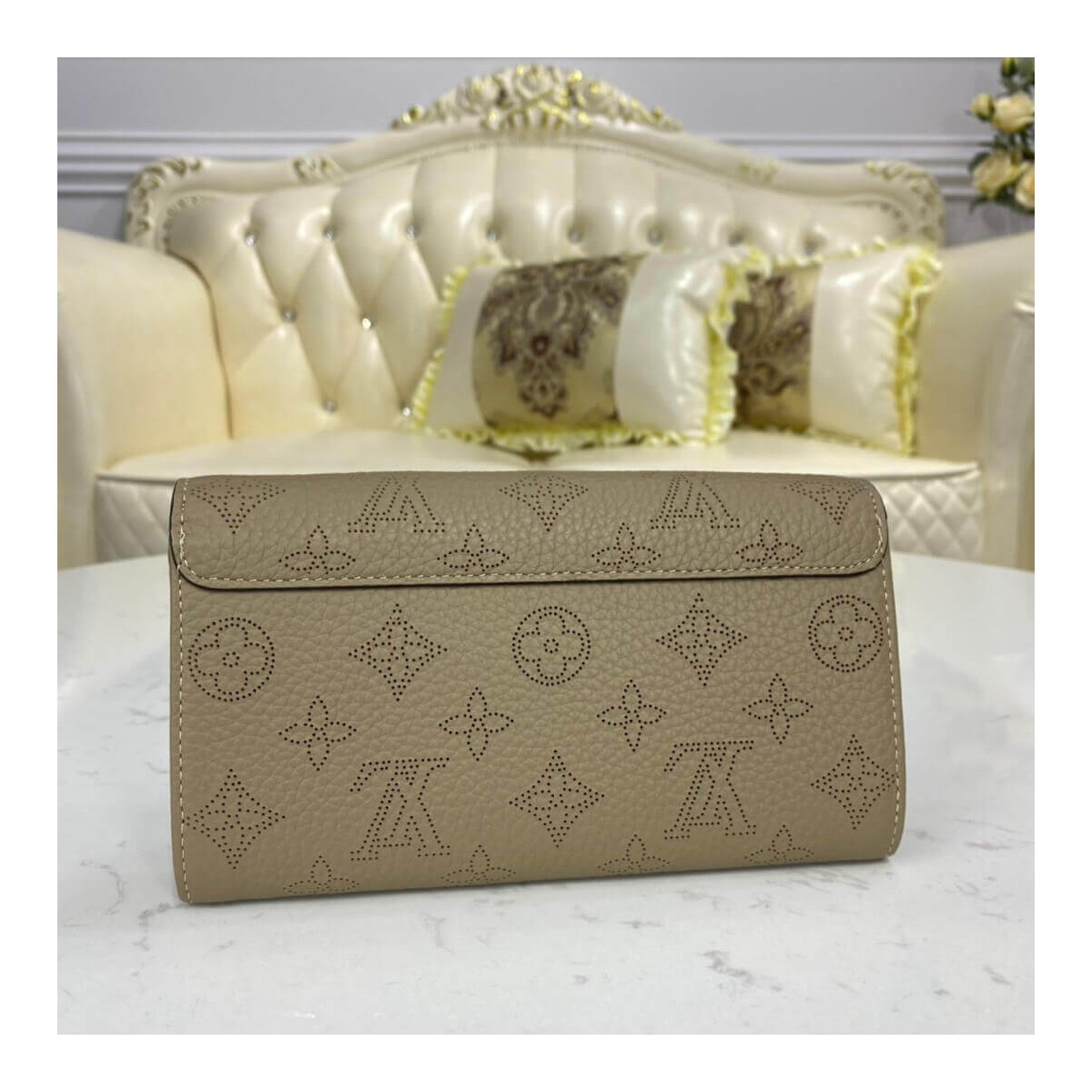 Louis Vuitton Mahina Leather Iris Wallet M60143