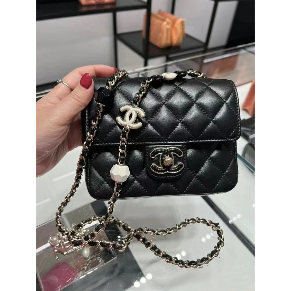 Chanel Mini Flap Bag in Black Lambskin AS3782