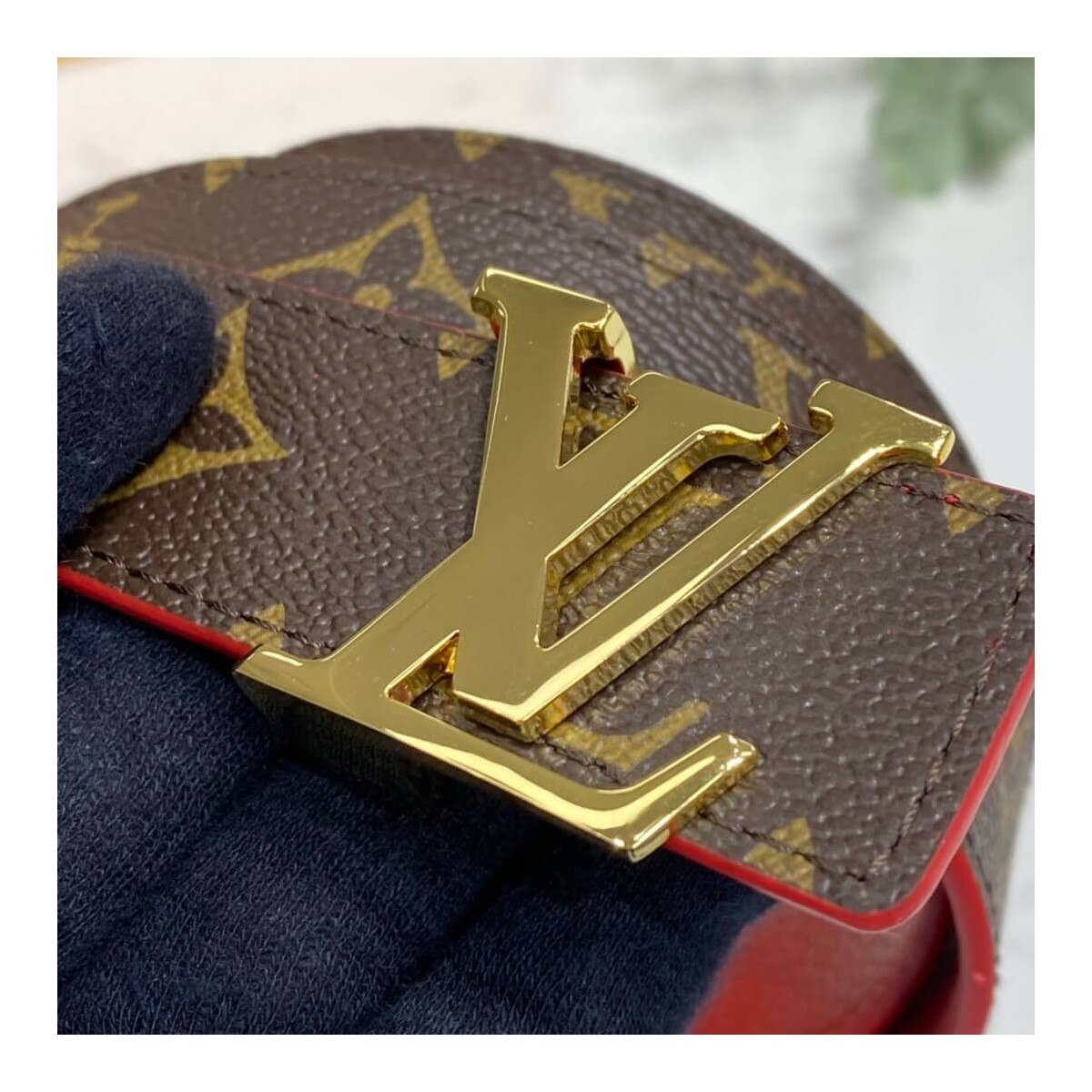 Louis Vuitton LV Initiales 30mm Reversible Belt M0317W