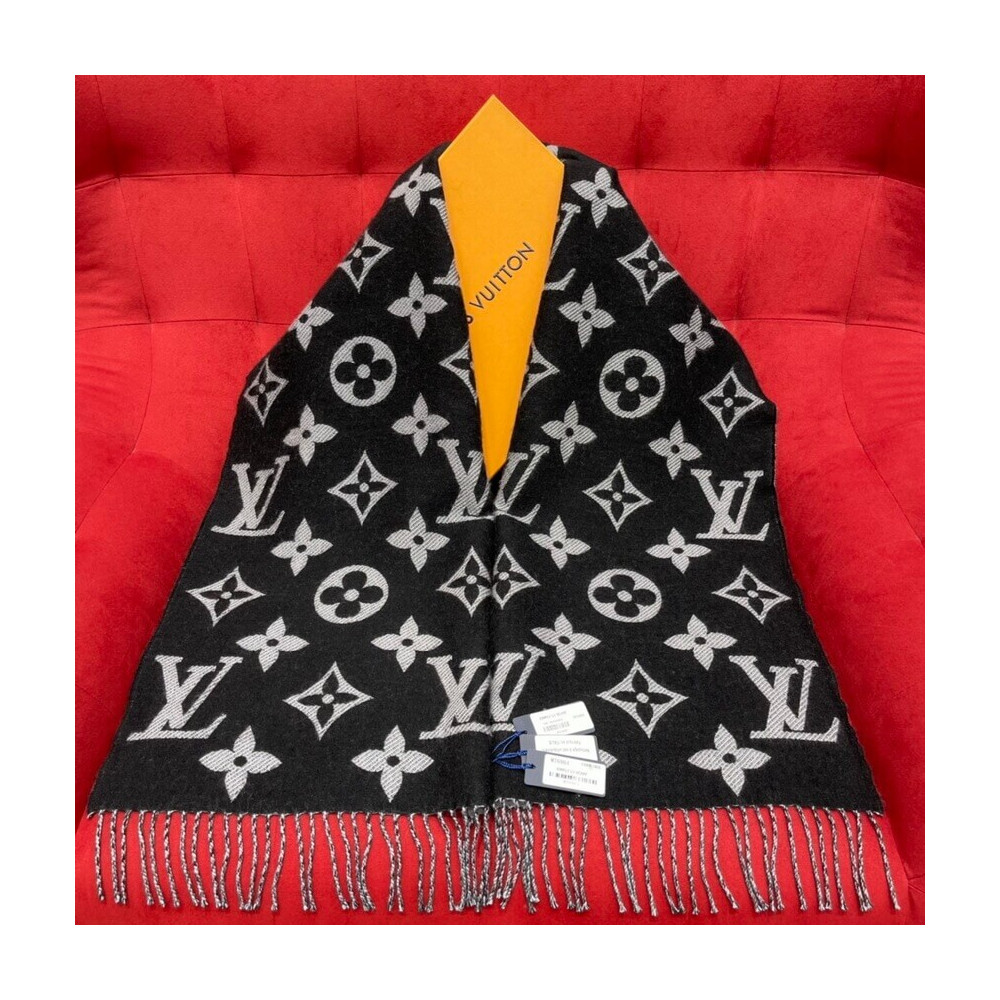 Louis Vuitton Simply LV Scarf M76964