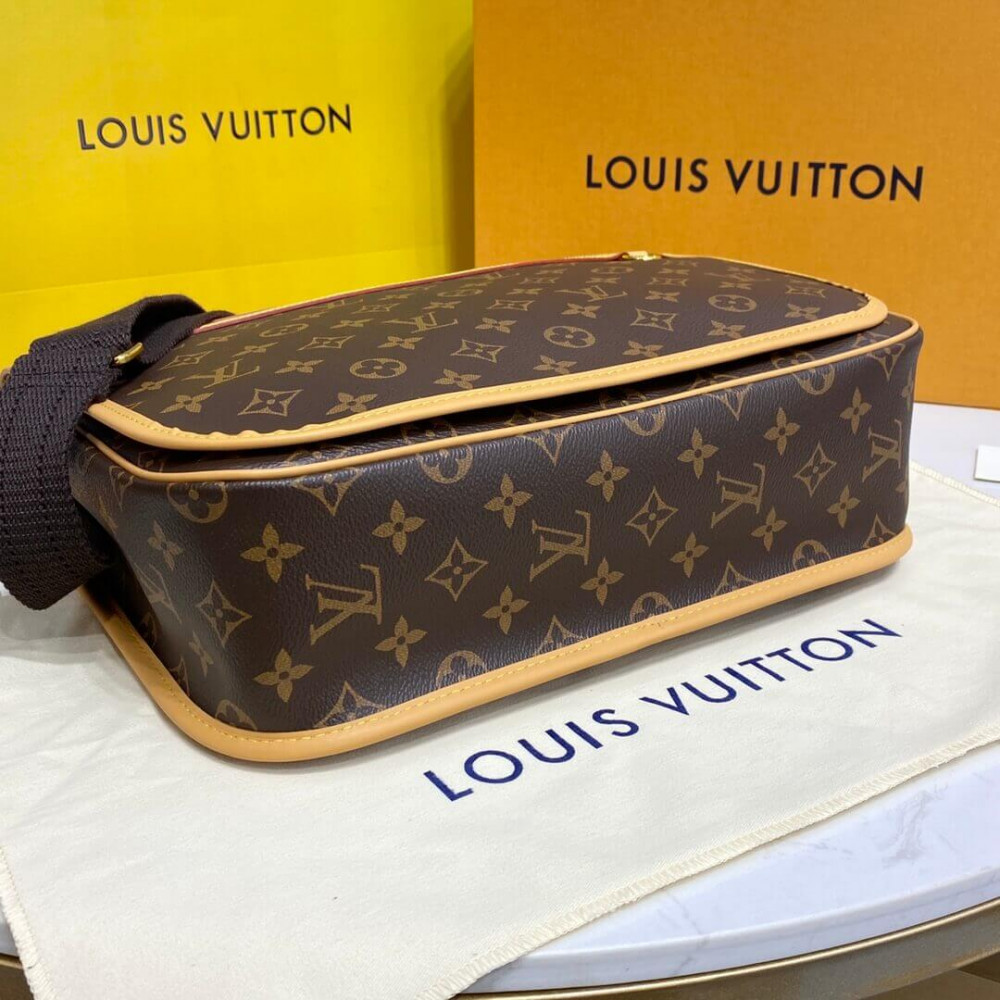 Louis Vuitton Monogram Messenger Bosphore GM M40105