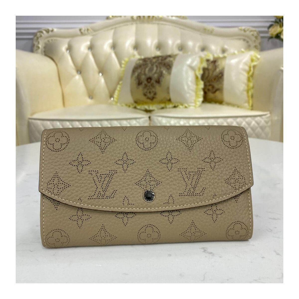 Louis Vuitton Mahina Leather Iris Wallet M60143