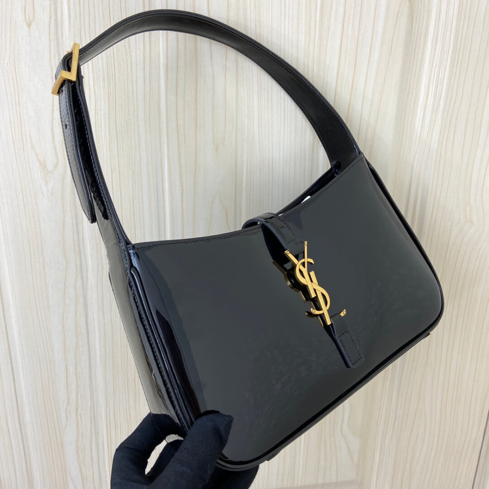 Saint Laurent Le 5 A 7 Hobo Bag in Patent Leather 657228