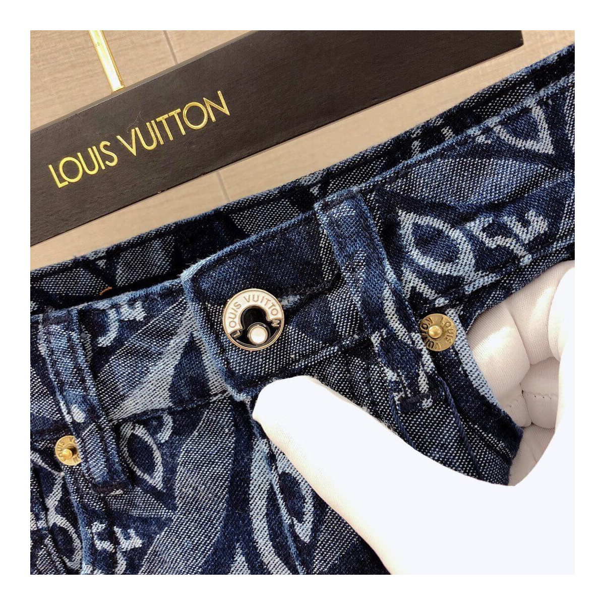 Louis Vuitton Monogram Denim Mini Skirt 1A81VK