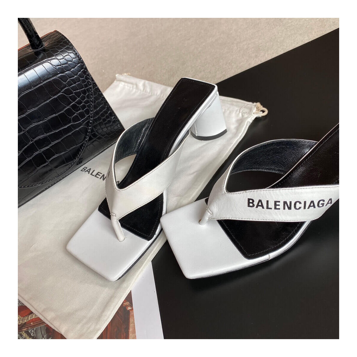 Balenciaga Logo T-bar sandals 434344