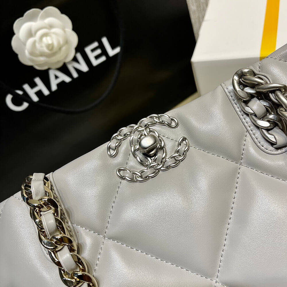 Chanel 19 Shopping Bag Lambskin AS3519