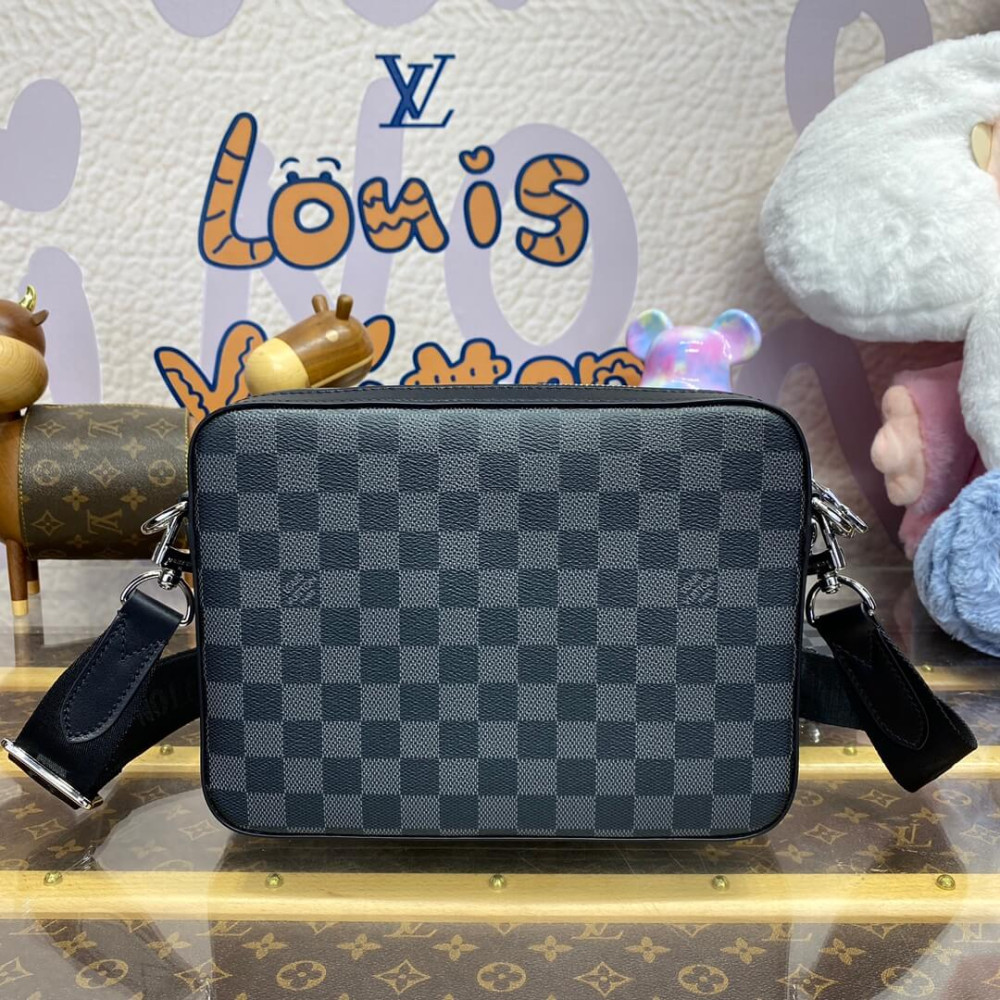 Louis Vuttion Damier Graphite Canvas Trio Messenger Bag N40519