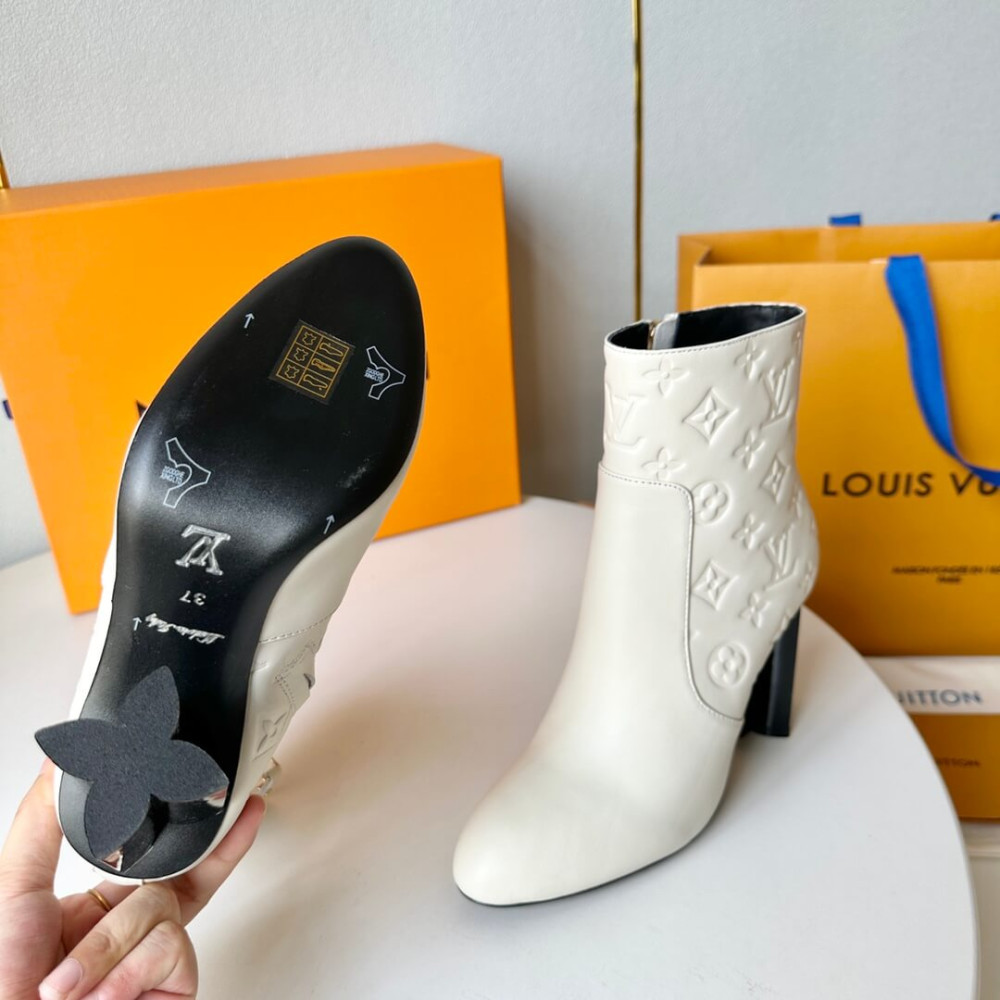 Louis Vuttion Silhouette Ankle Boot 1ABP9M