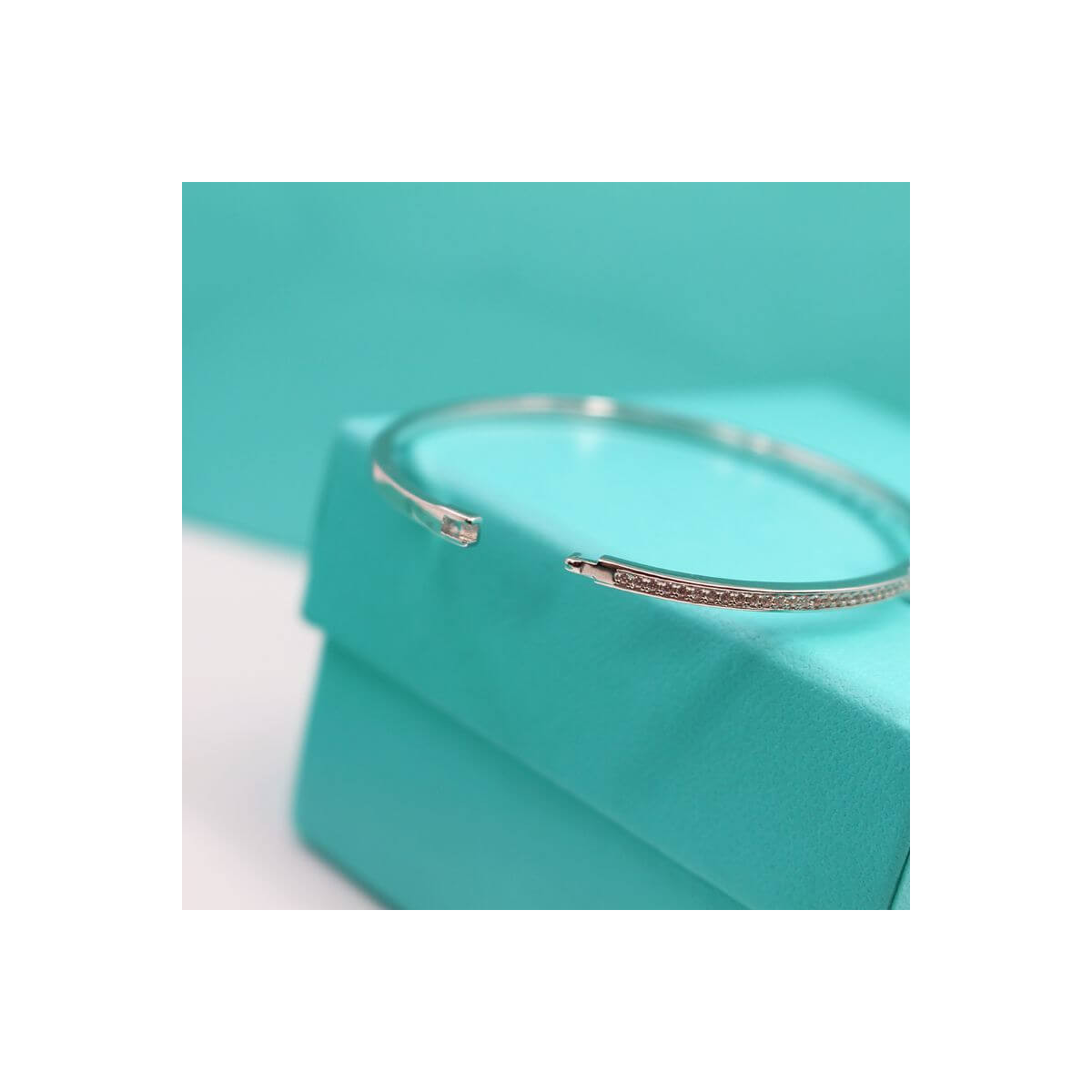 Tiffany &amp; Co T1 Diamond Hinged Wire Bangle 10622