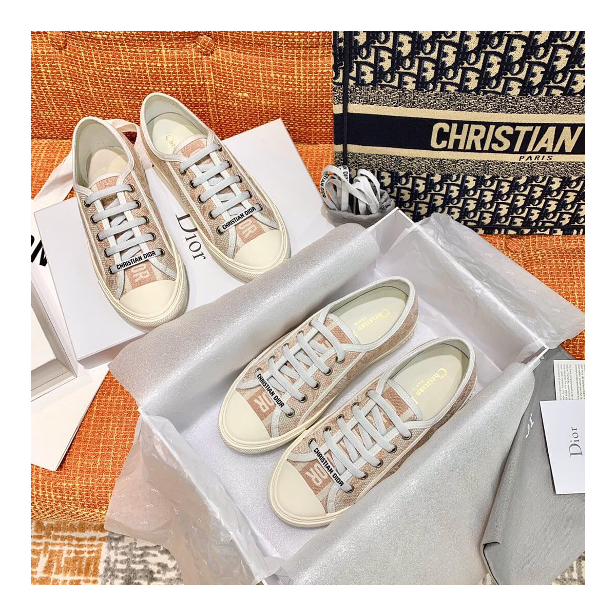 Christian Dior Walk&#039;N&#039;Dior Sneaker In Embroidered Cotton 21180