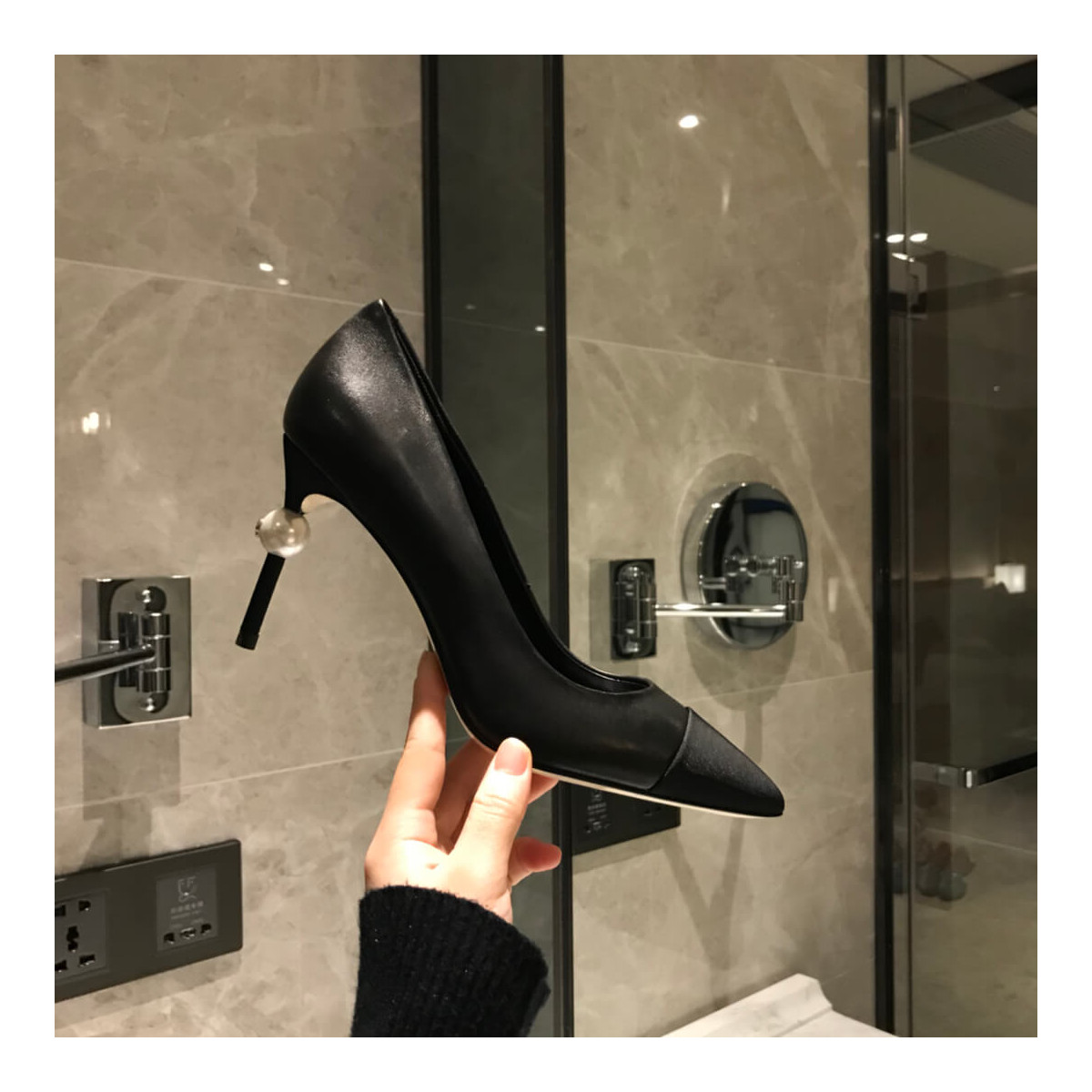 Chanel Calfskin &amp; Velvet Pump With Pearl G178144