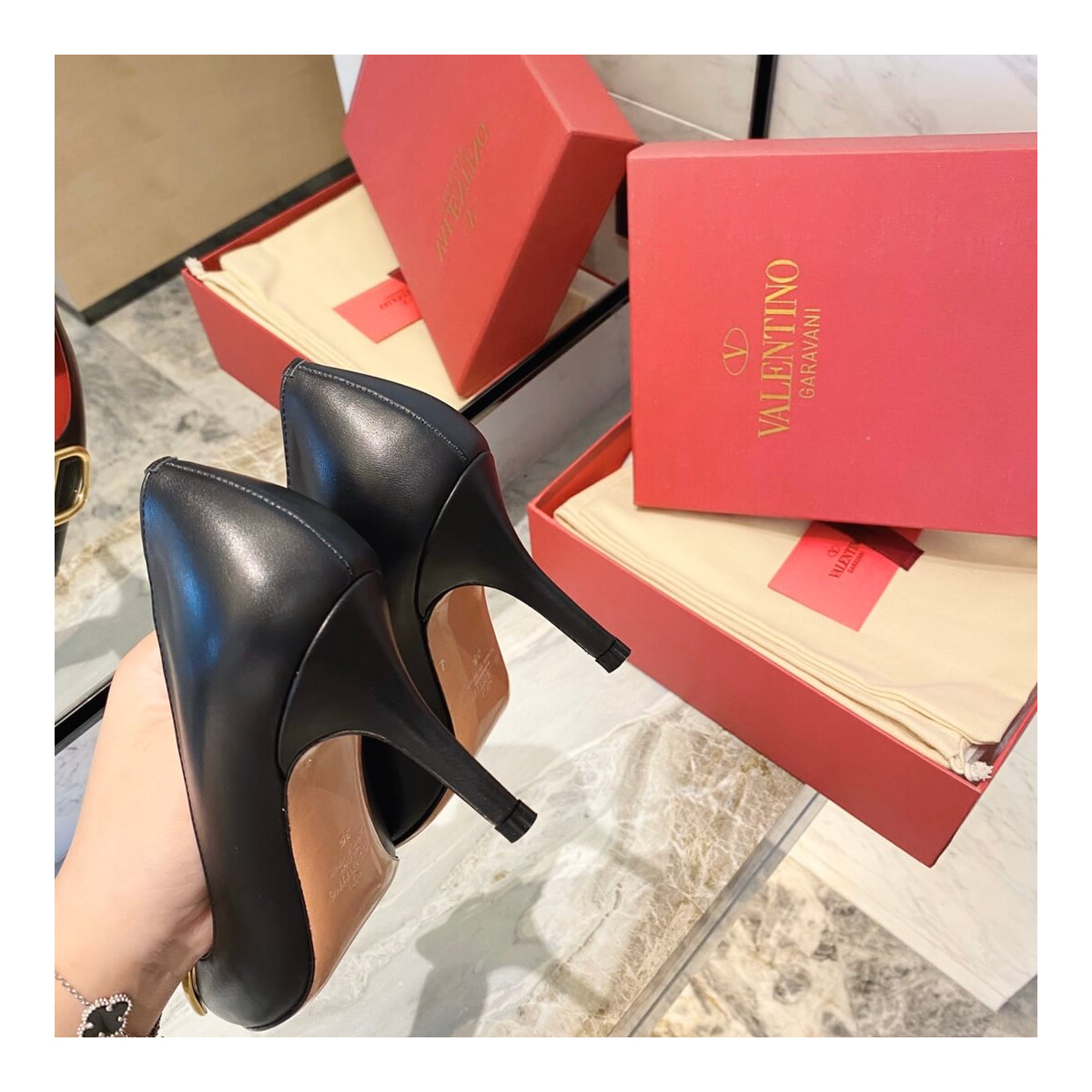 Valentino Garavani Vlogo Calfskin Pump 75mm TW2S0R78