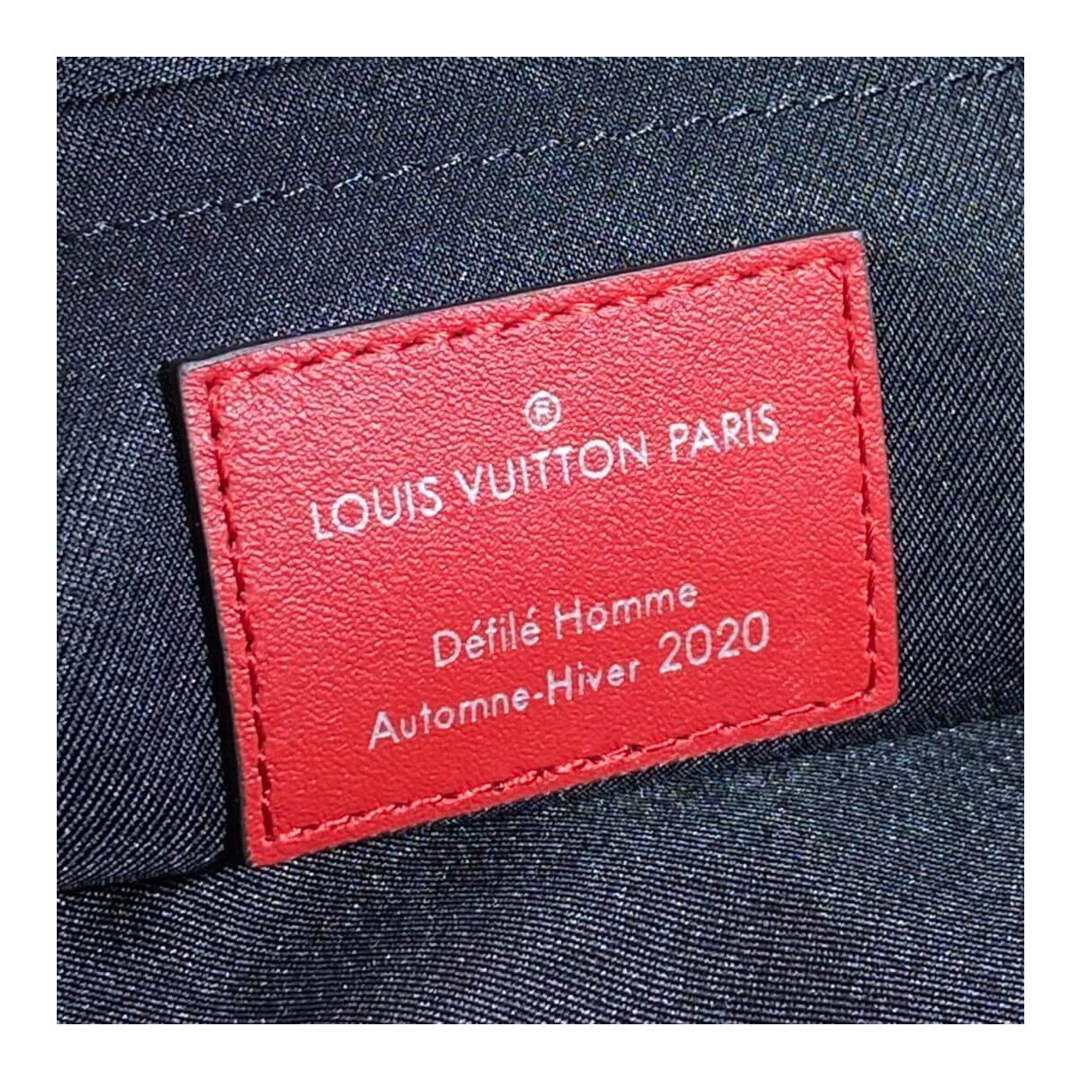 Louis Vuitton Pochette A4 Multipocket M69690