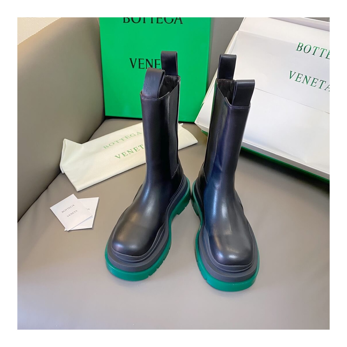 Bottega Veneta Rubber-Trimmed Leather Chelsea Boots Black/Green