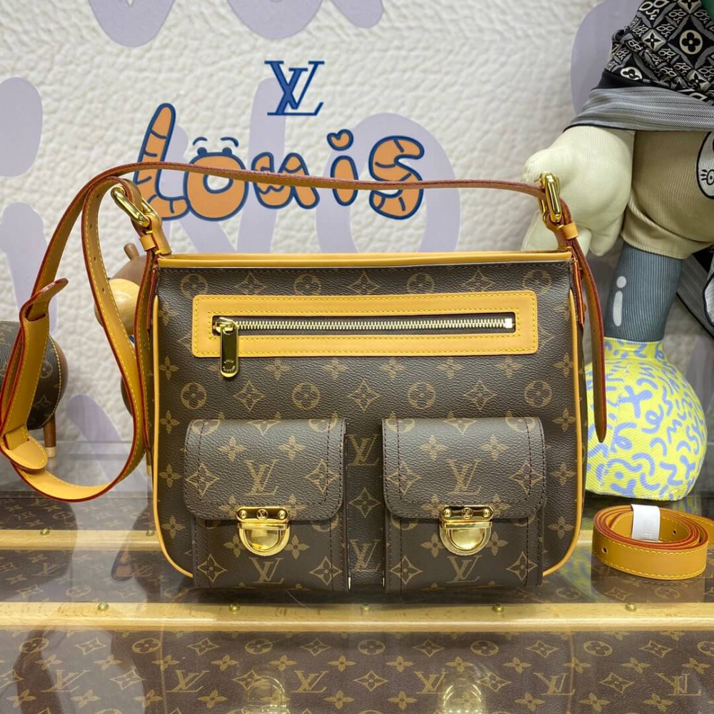 Louis Vuitton Monogram Hudson GM M40045