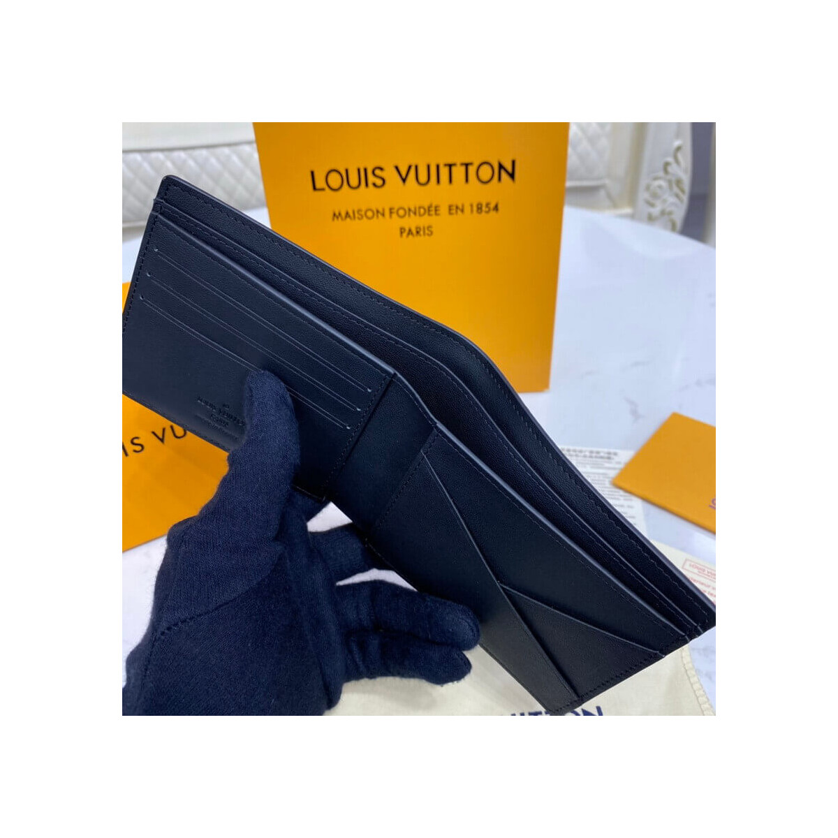 Louis Vuitton Multiple Wallet M58814 M58189