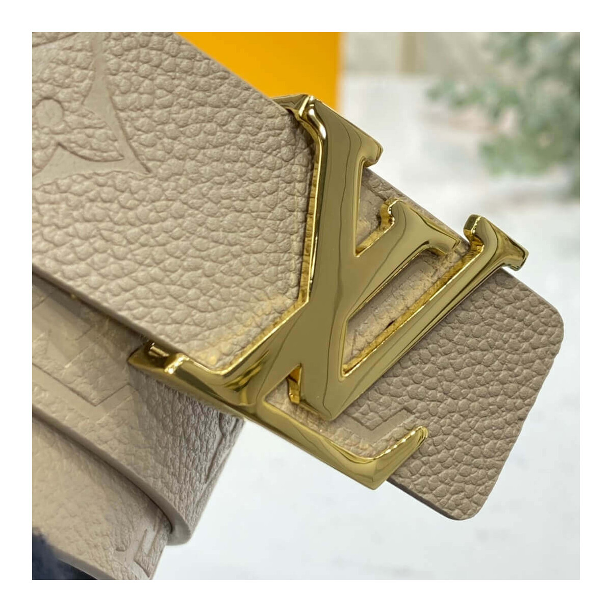 Louis Vuitton LV Iconic 30mm Reversible Belt M0328V