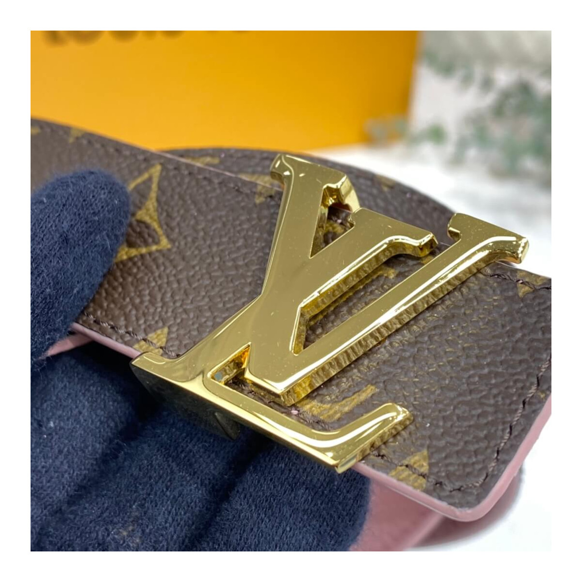 Louis Vuitton LV Initiales 30mm Reversible Belt M0317W