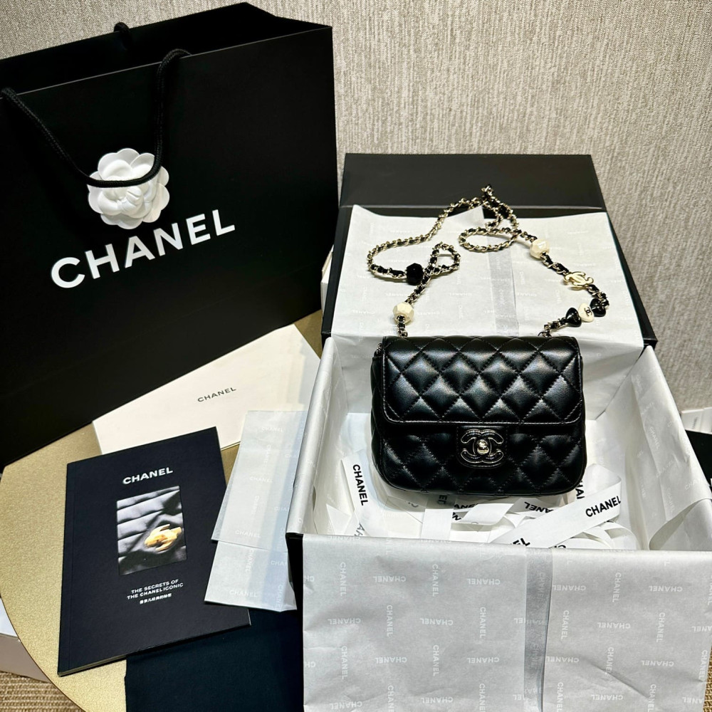 Chanel Mini Flap Bag in Black Lambskin AS3782