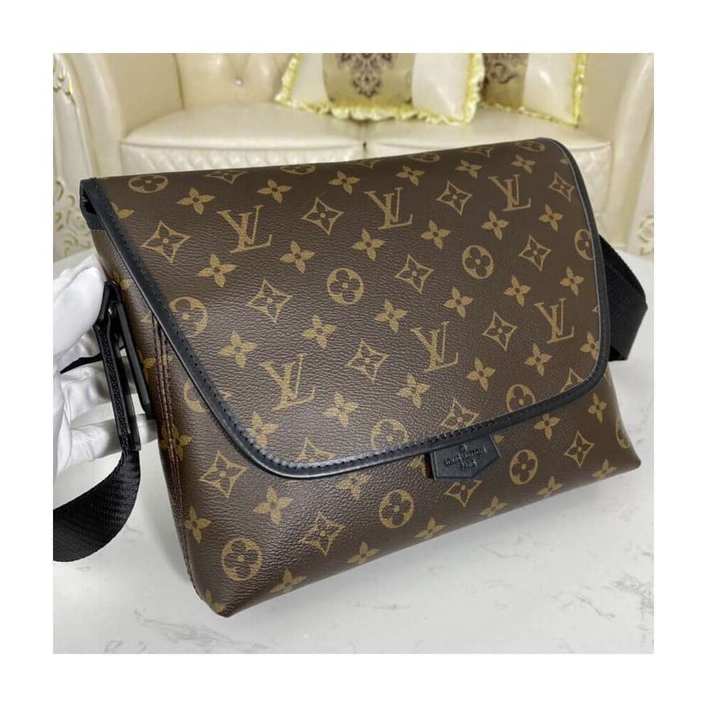 Louis Vuitton Monogram Magnetic Messenger M45557