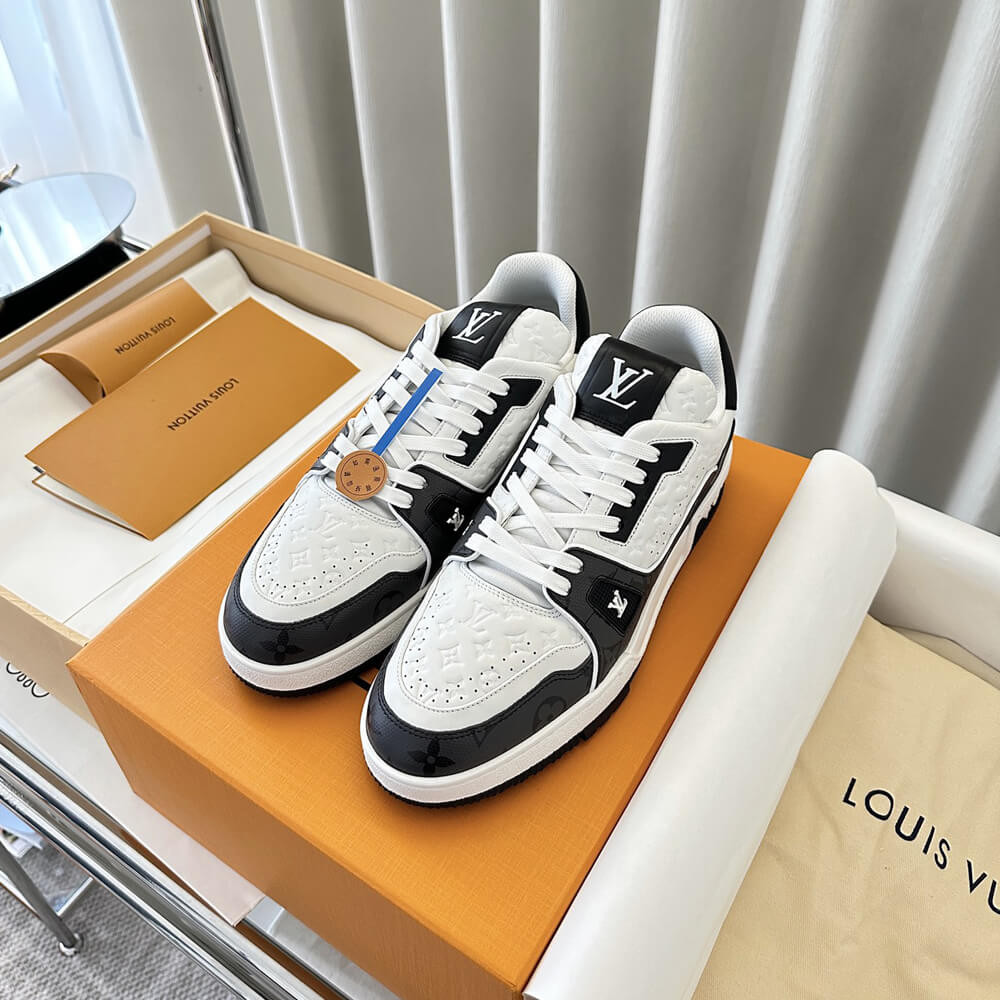 Louis Vuitton LV Trainer Sneaker Black/White 1AANEG