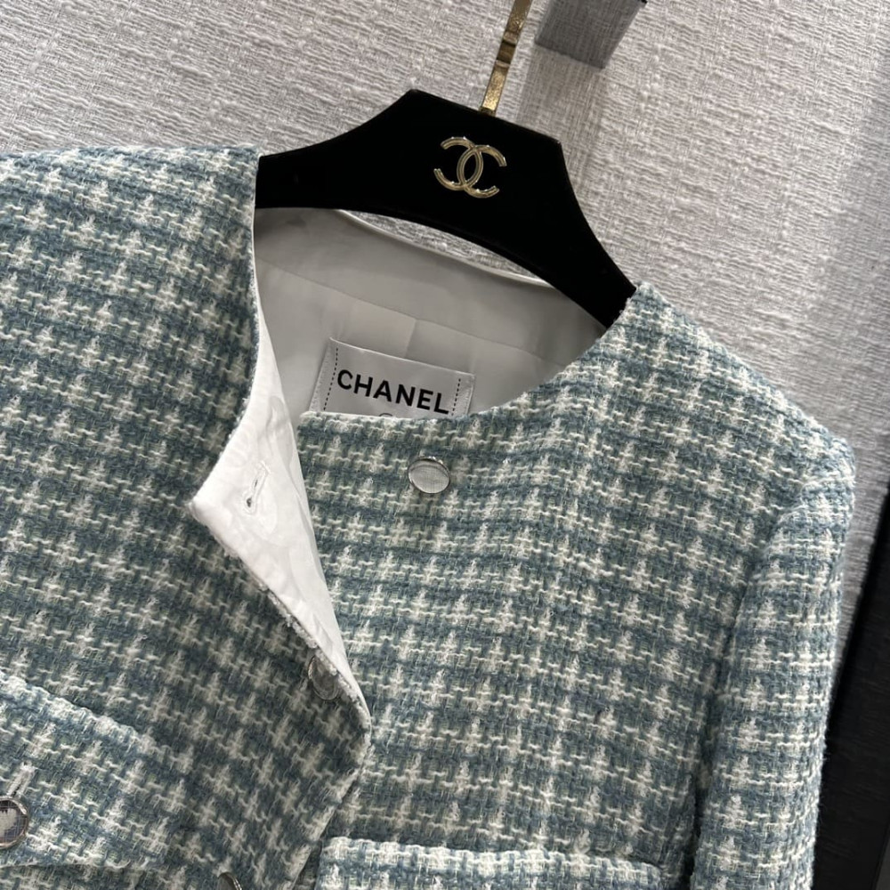 Chanel Collarless Open-Front Tweed Jacket A858657