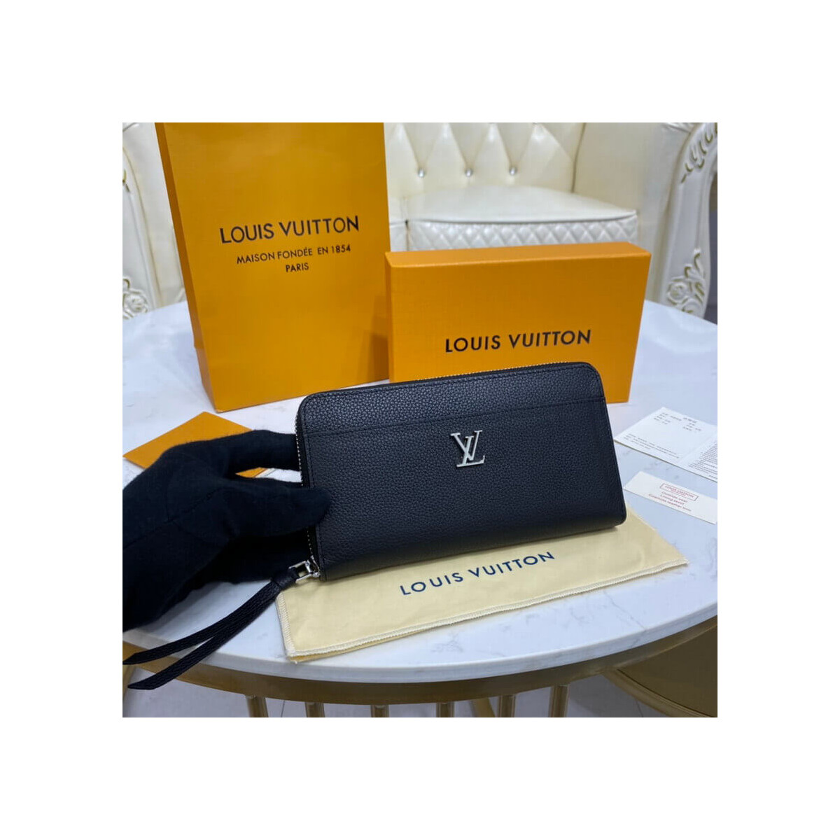 Louis Vuitton Lockme Zippy Wallet M62622